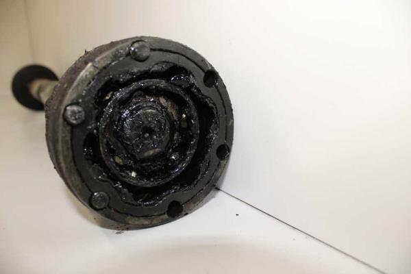 ARBRE DE TRANSMISSION AVANT DROIT VW - Vue 2